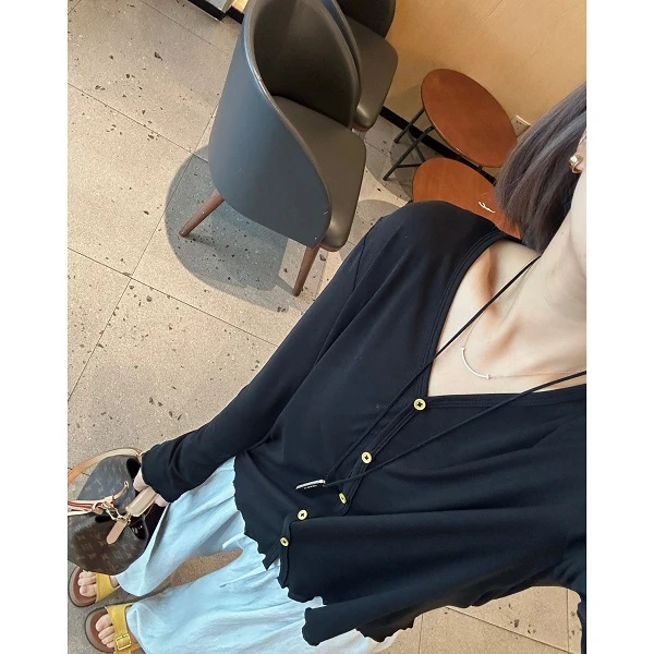 【海岛日记】简约V领"莱赛尔天丝"超薄冰凉感木耳边长袖防晒小开衫