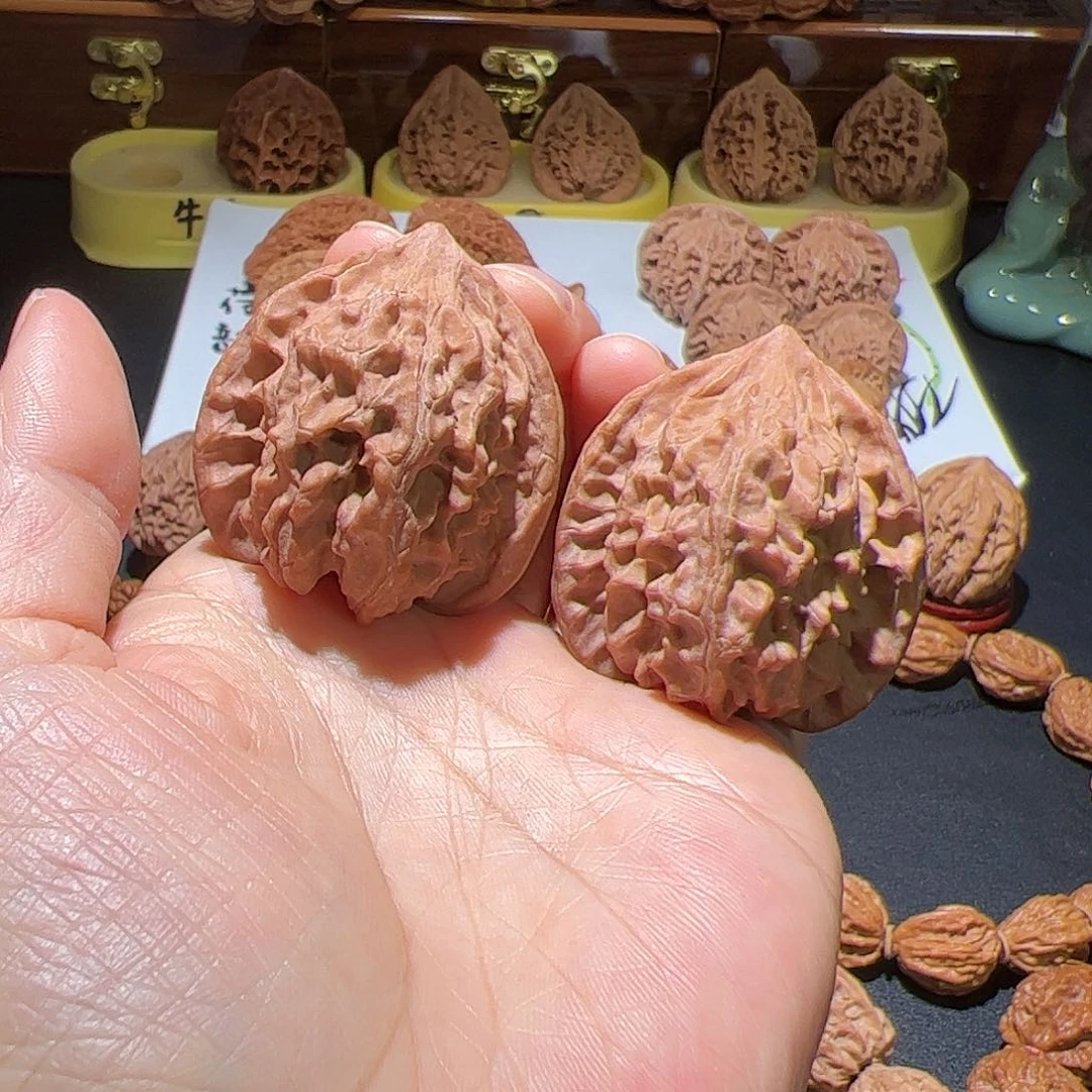 文玩核桃把件A****n金毛狮王