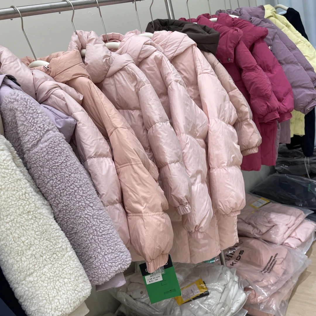 实体店品牌货清仓女童男童羽绒服