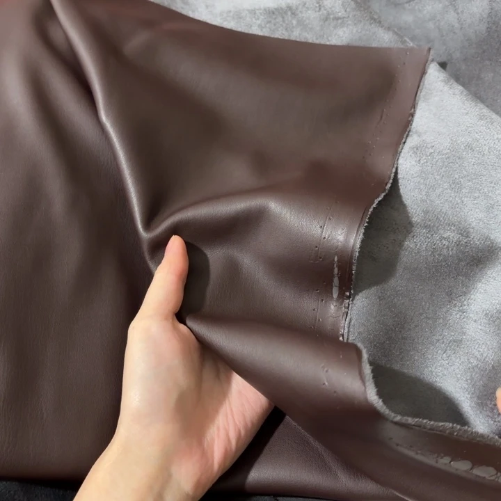 混纺高货麂皮咖啡色1米。