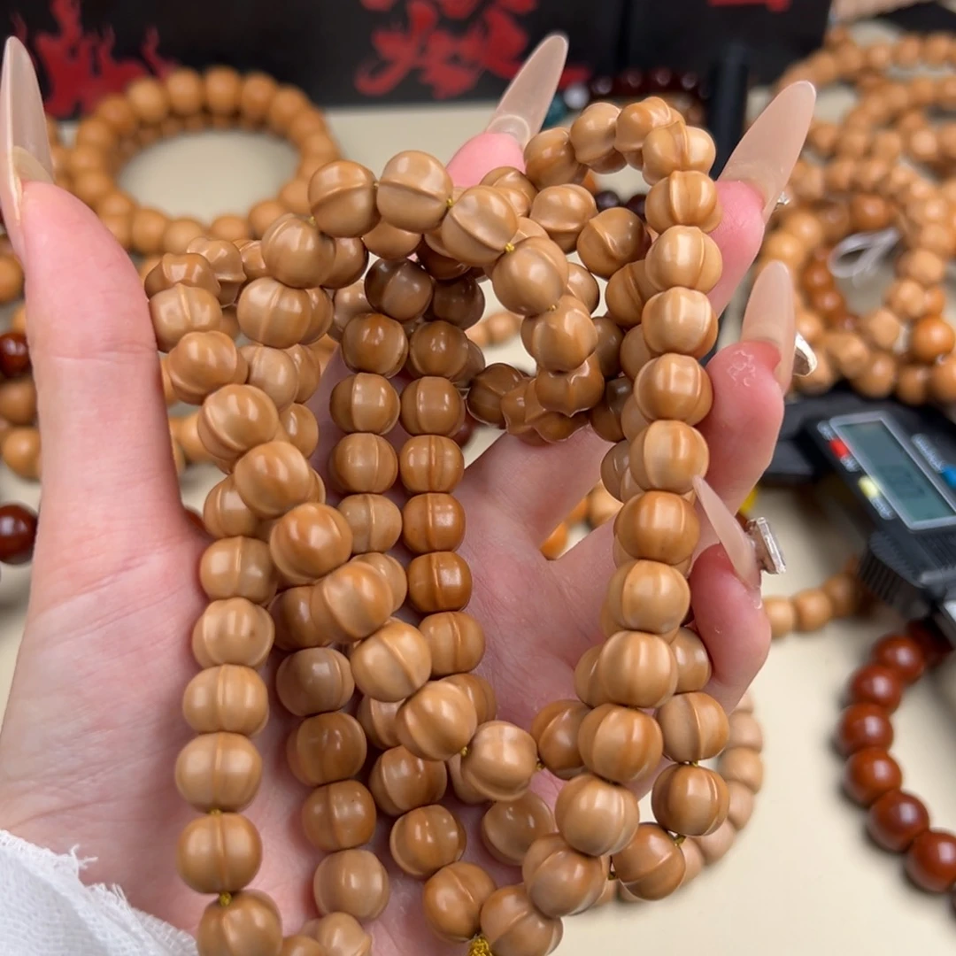 猴头核桃手串泛油鲨鱼脖挂108