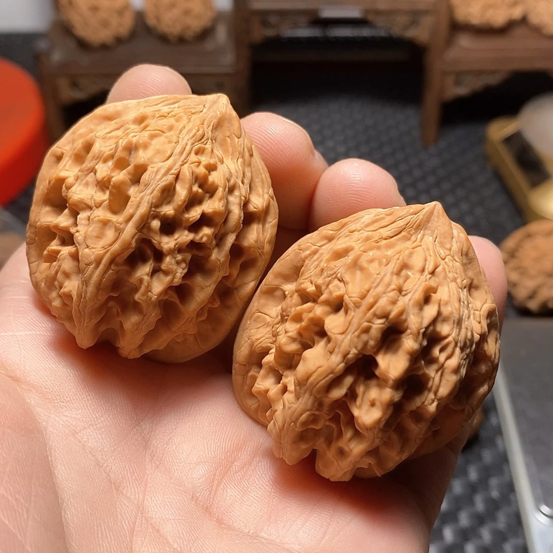 文玩核桃吊坠42尺，全品大沽石