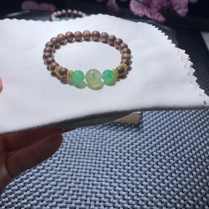 翡翠散珠浓色绿黄串