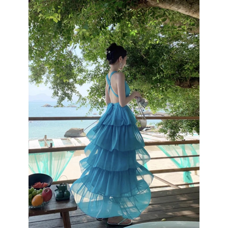 蓝色海边度假长裙蛋糕裙挂脖露背连衣裙三亚多巴胺收腰显瘦沙滩裙