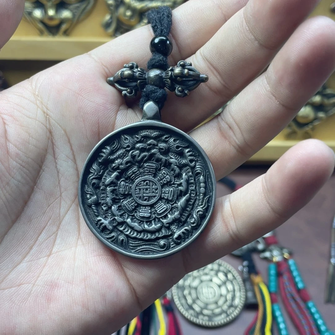 白利马黑漆古麟甲脖挂