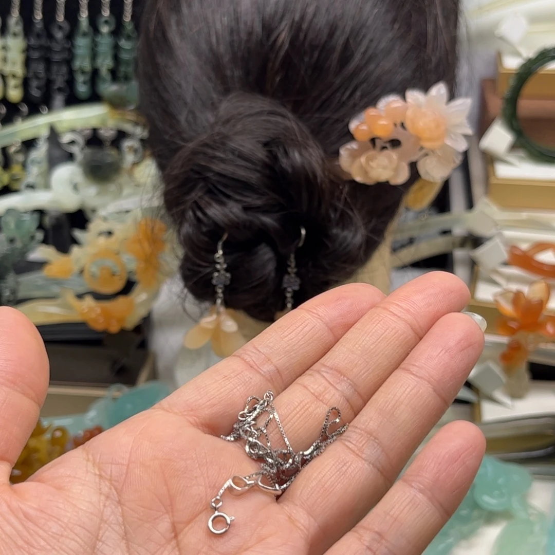 何***埃蛇纹石玉合金发簪