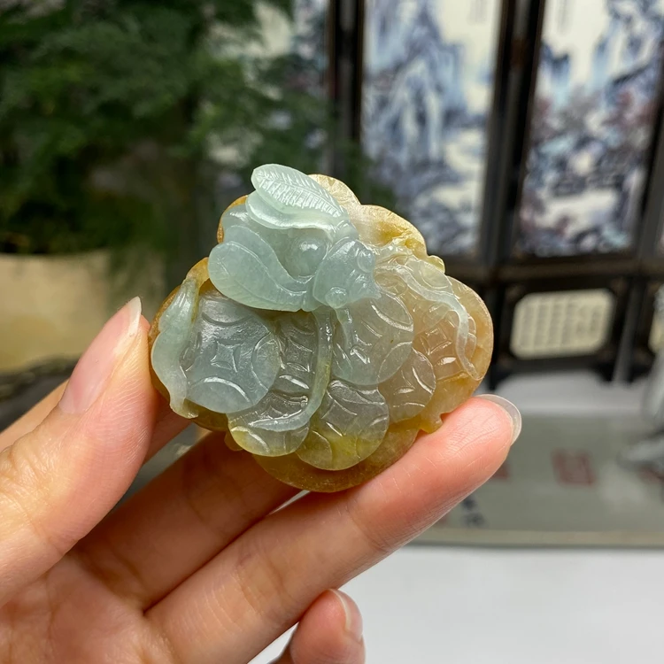 毛货 俏色红翡七星瓢虫吊坠挂件 天然翡翠A货