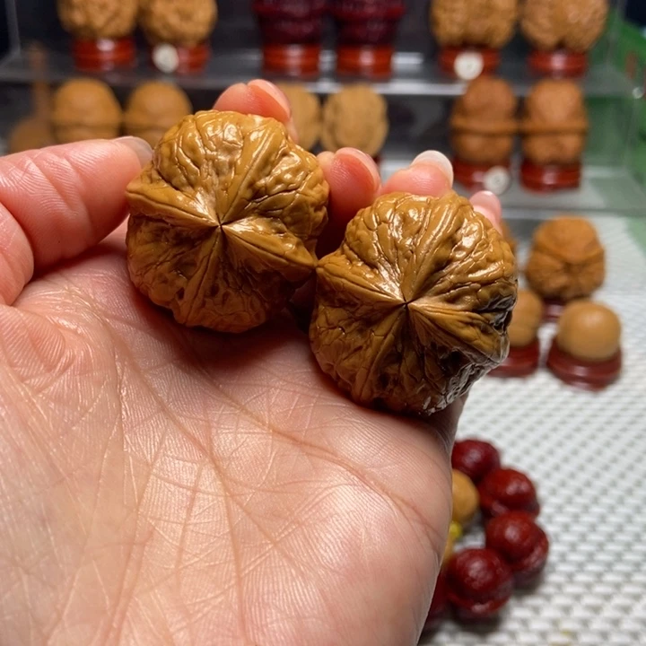 文玩核桃把件3聚宝四棱