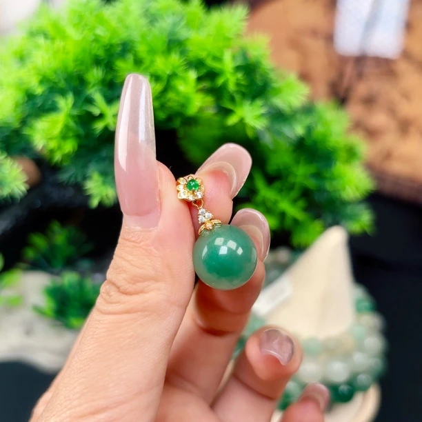 纯天然A货非洲翠圆珠顶珠精美吊坠