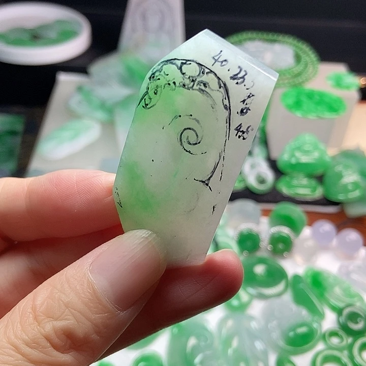 定制翡翠未镶嵌材料