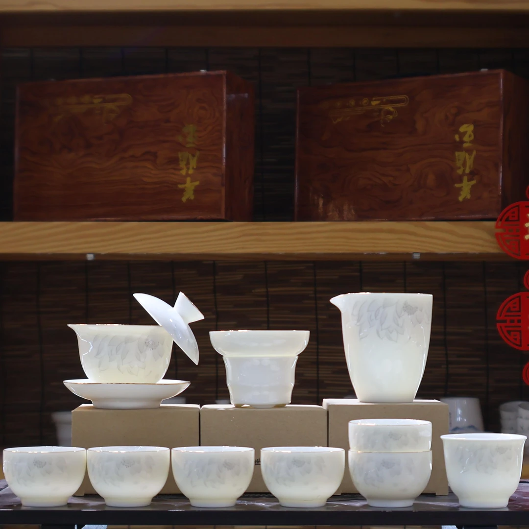 麦城羊脂玉玉瓷水墨莲花茶具套装