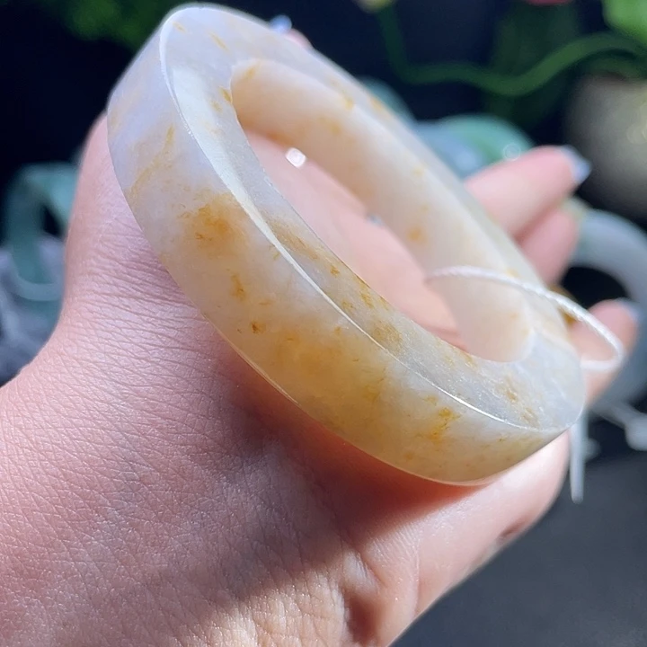 定制翡翠未镶嵌翡翠手镯
