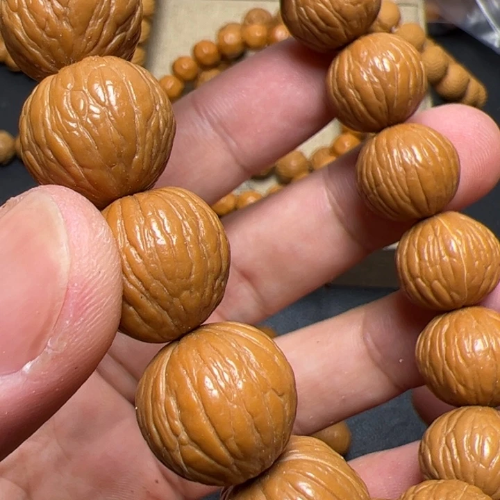 猴头核桃手串看看咯