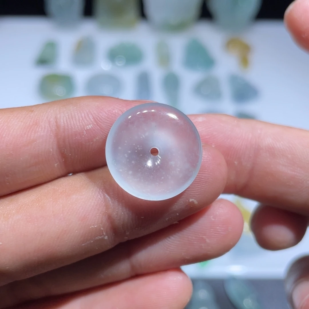 颈饰未镶嵌翡翠平安扣