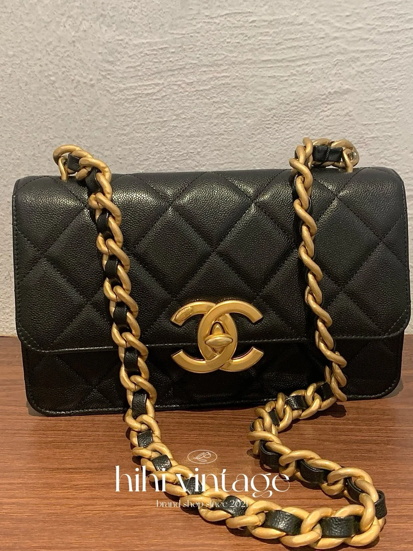 99新 Chanel/香奈儿  黑金荔枝皮大logo口盖包 拆单链接