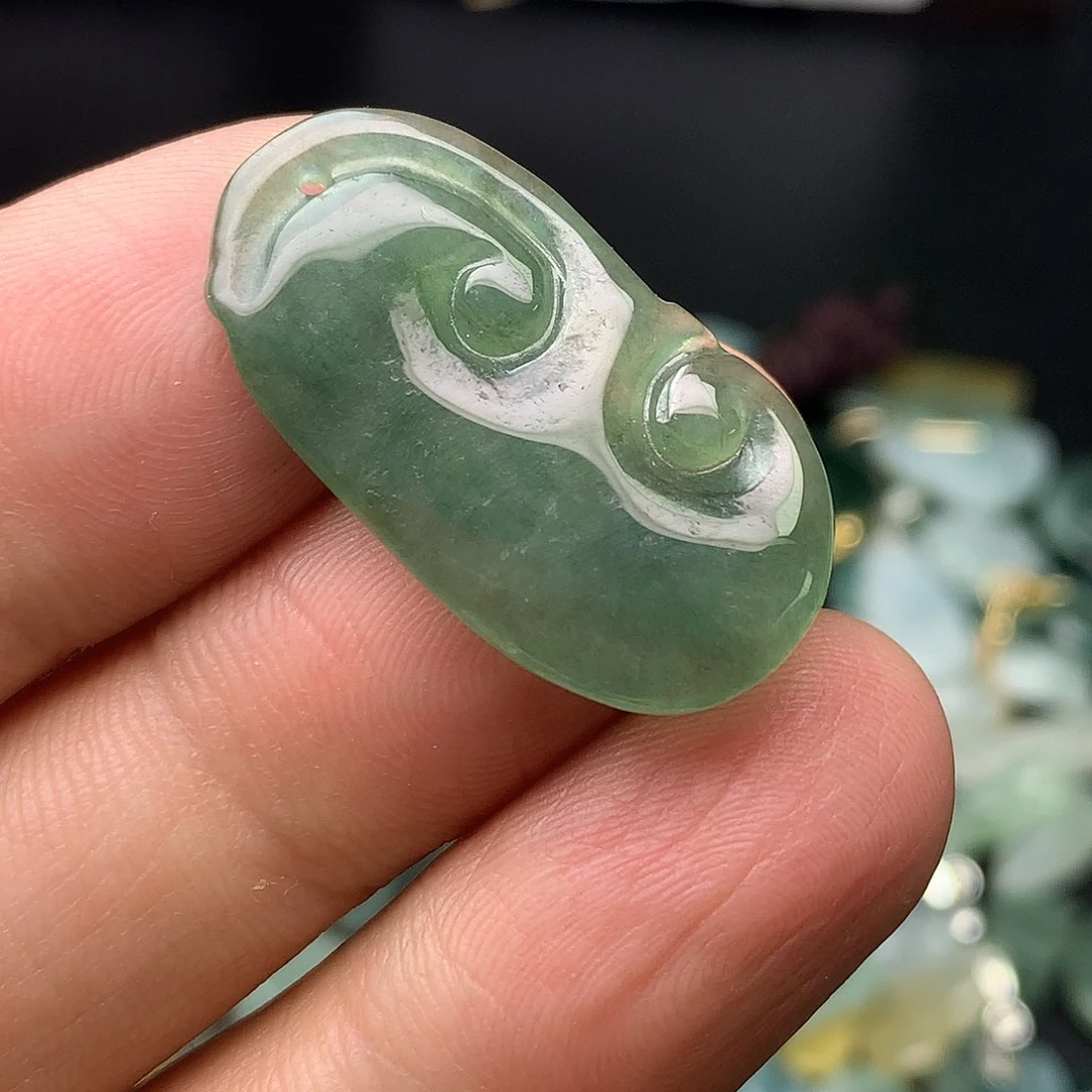 翡翠未镶嵌颈饰翡翠首饰和翡翠珠宝