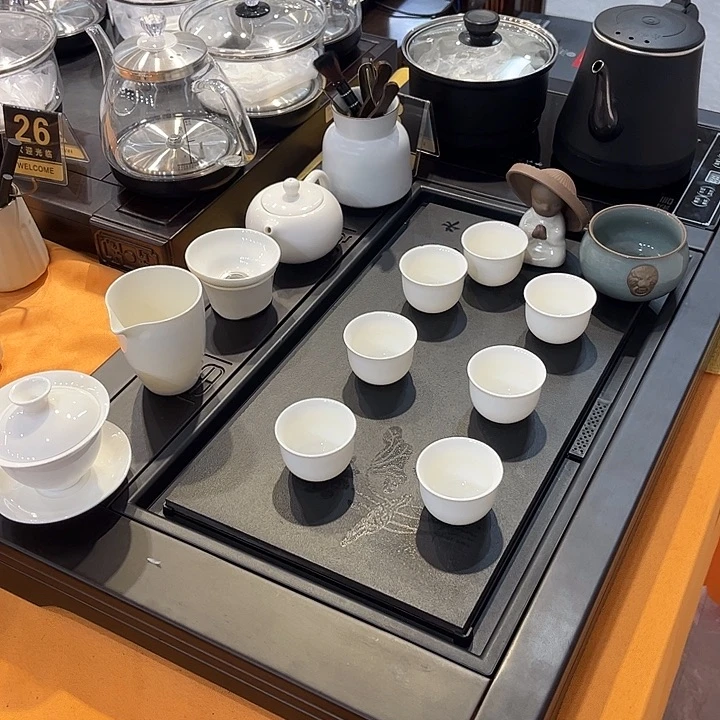 香榧木一个人也会一直喜欢着别人转