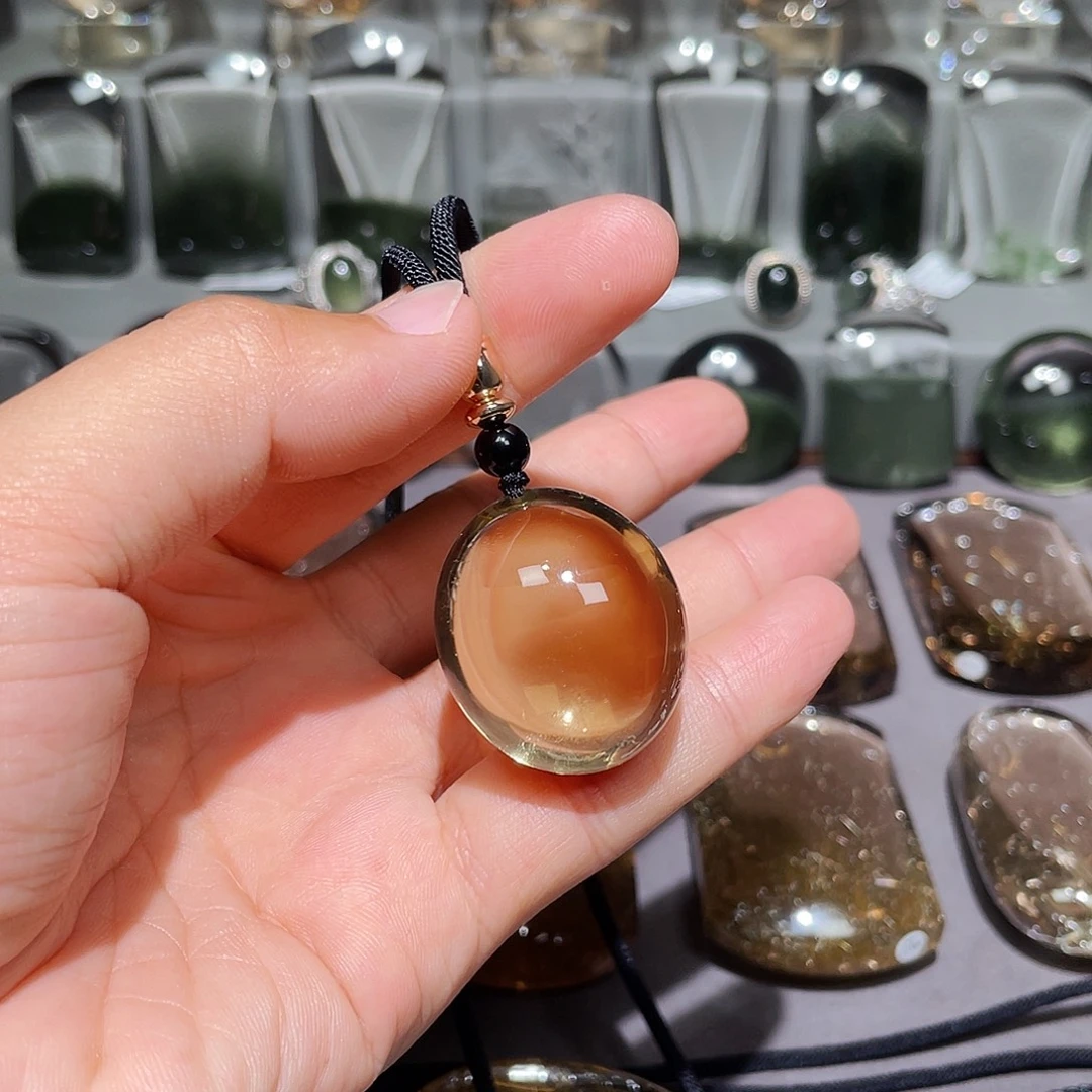 老***杜颈饰水晶未镶嵌挂件