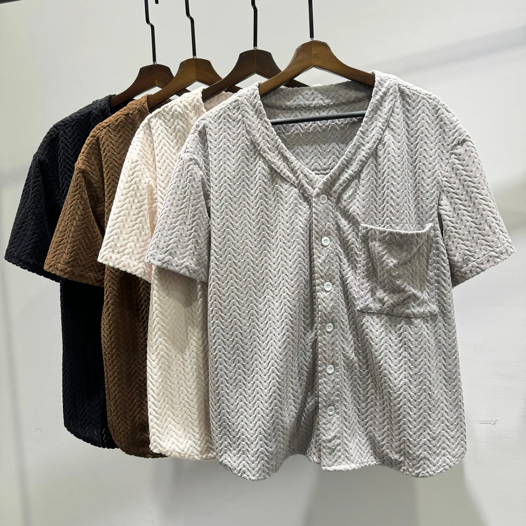 时尚植绒肌理感V领短袖衬衫潮牌INS男士夏季休闲百搭复古宽松衬衣