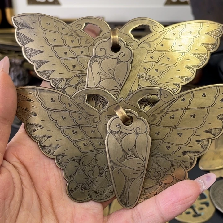 精品蝴蝶拉手一对