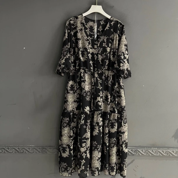 夏季新款大码碎花v领遮肚显瘦抽绳连衣裙