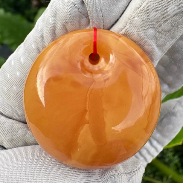 假一赔十，天然琥珀蜜蜡，蜜蜡公主扣吊坠 号135 多样性发