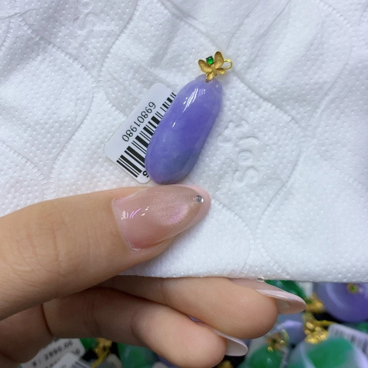 颈饰18K金镶嵌翡翠