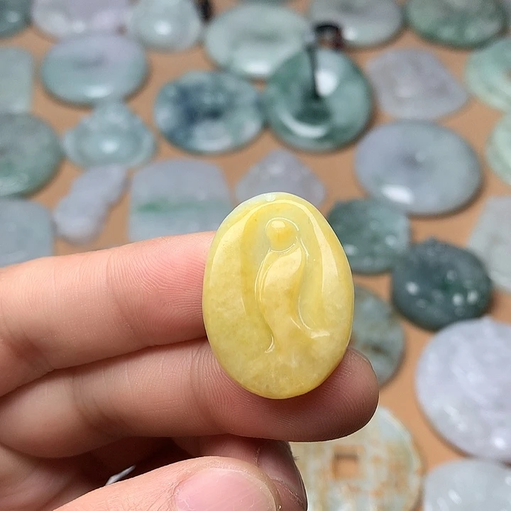 翡翠未镶嵌颈饰悟道