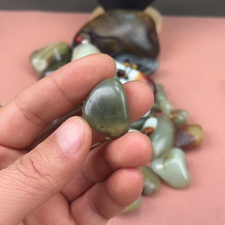 和田玉未镶嵌珠宝奇石