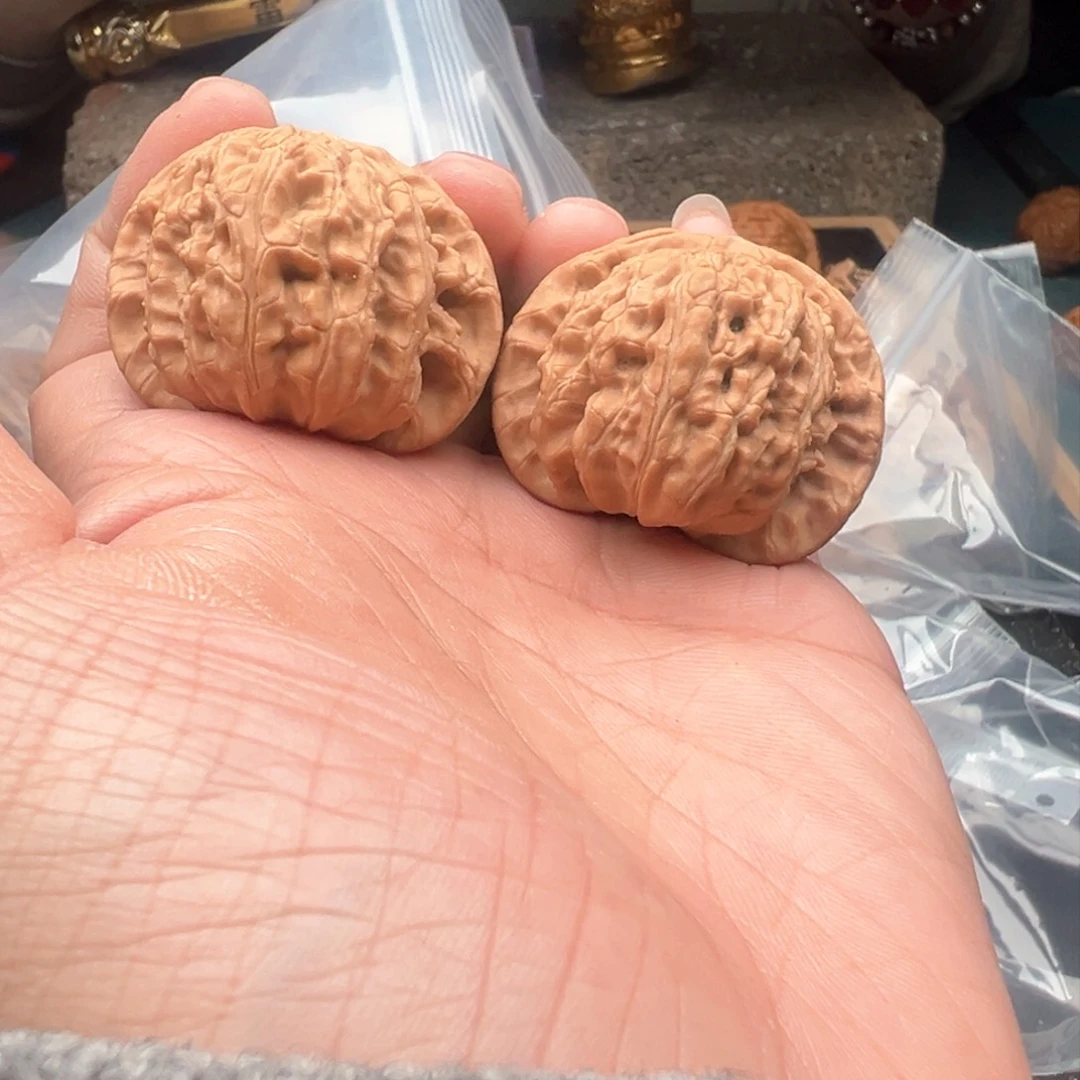桃核把件41尺寸白狮子