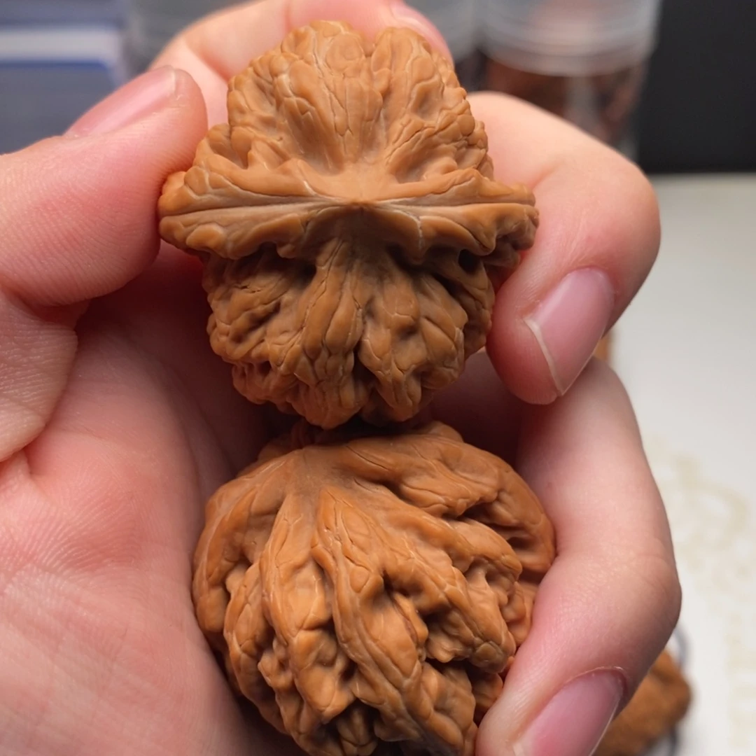 M***i文玩核桃把件红锦鲤