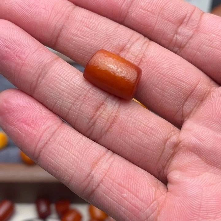 N***法琥珀未镶嵌裸石蜜蜡马蹄
