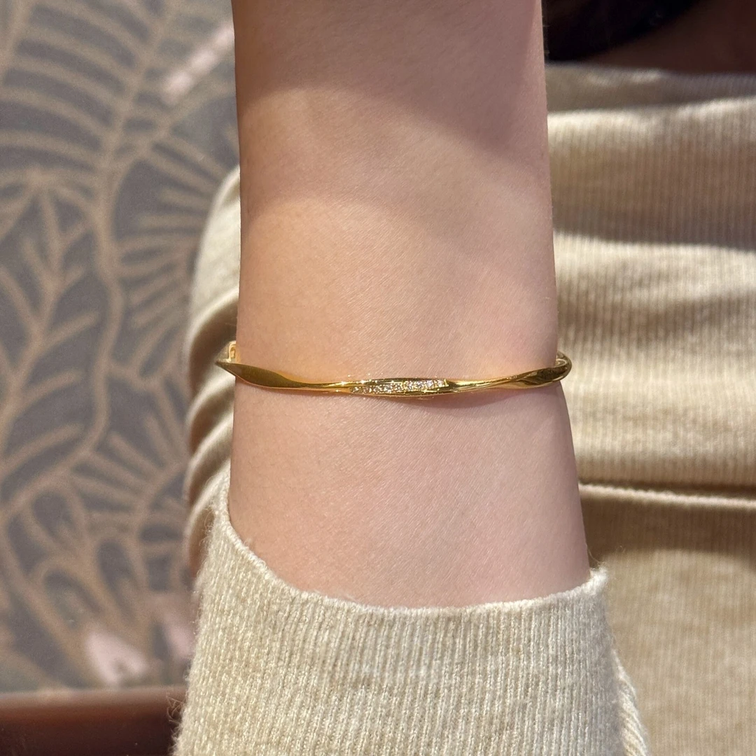 铜合金手镯 金色莫比乌斯手镯女轻奢小众高级感精致时尚气质手饰