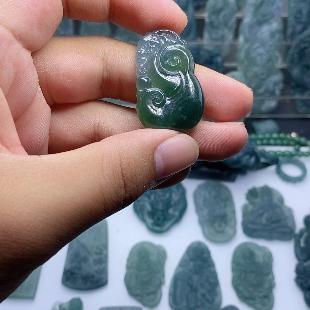 未镶嵌定制翡翠如意