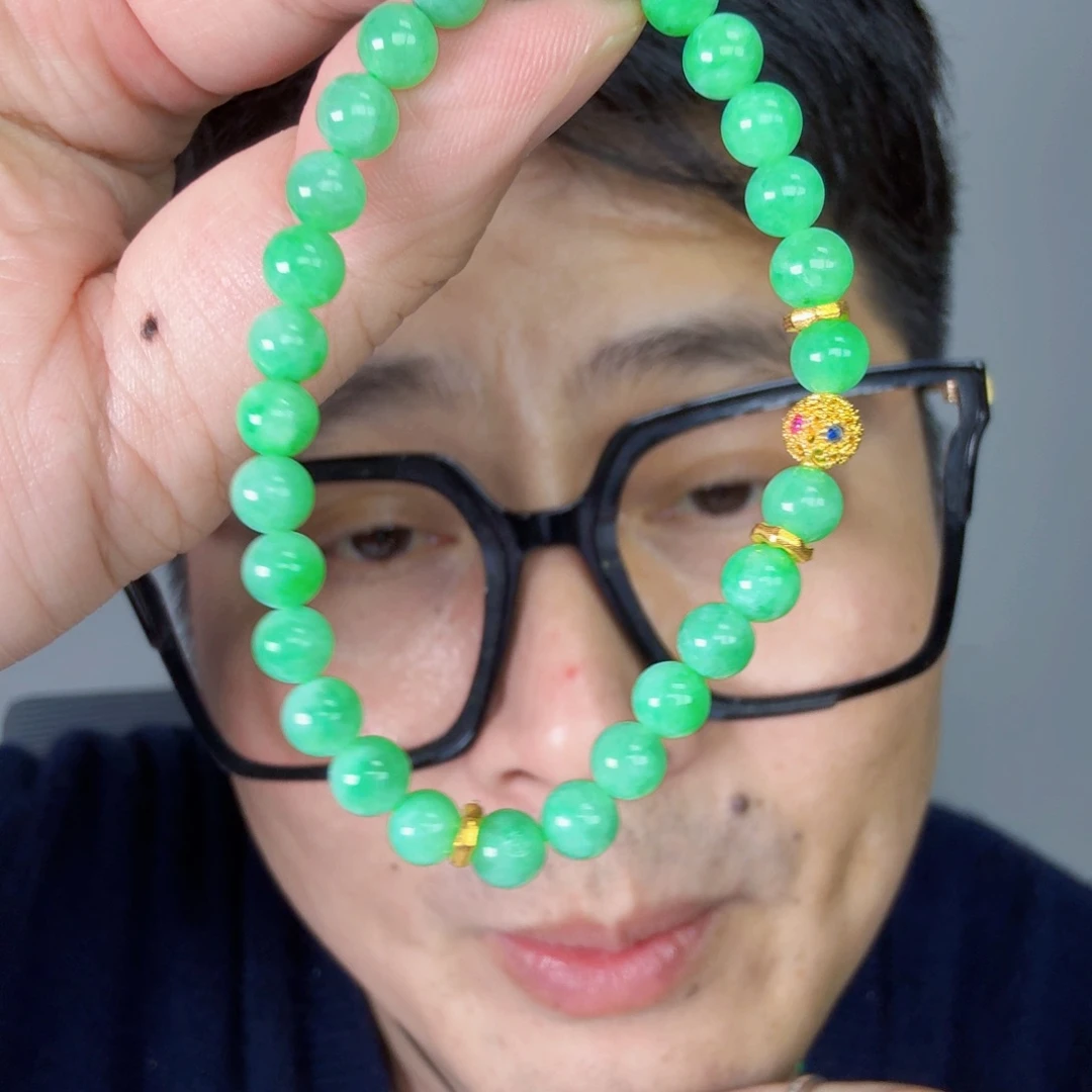 臭****翡翠18K金镶嵌颈饰一件