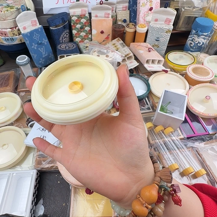 蟋蟀张叽叽飞碟万体…………