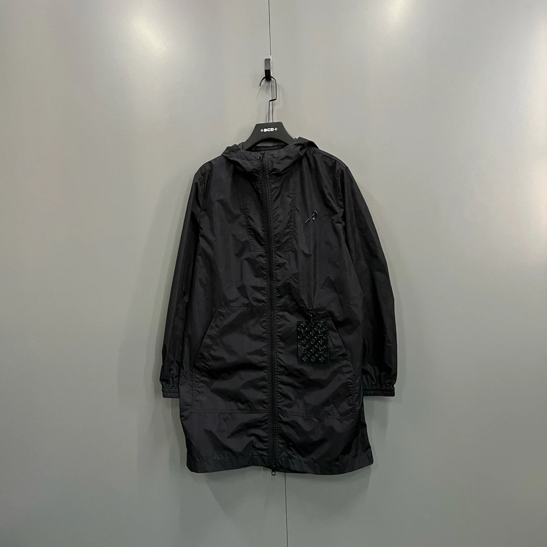99新 LouisVuitton/路易威登 （c4）别针连帽大衣 46码/208258