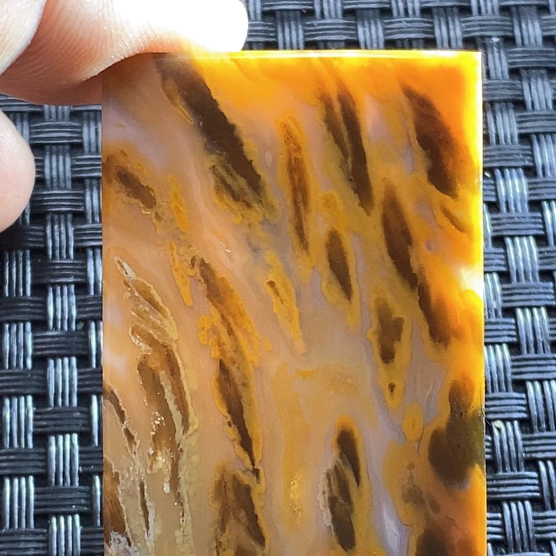 未镶嵌颈饰玛瑙/玉髓勾****。