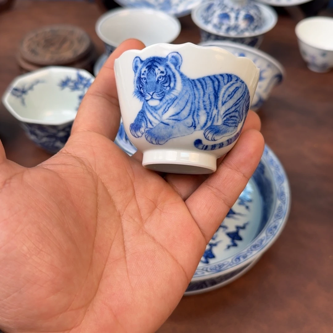 陶摆件老虎花口杯