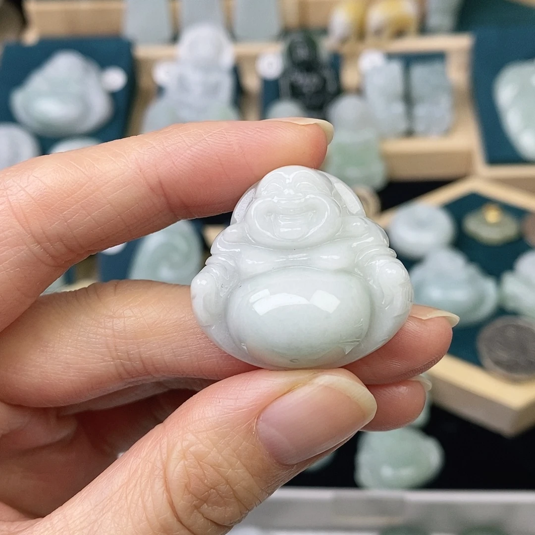 翡翠未镶嵌颈饰佛公