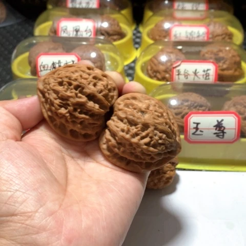 吊坠文玩核桃金牛