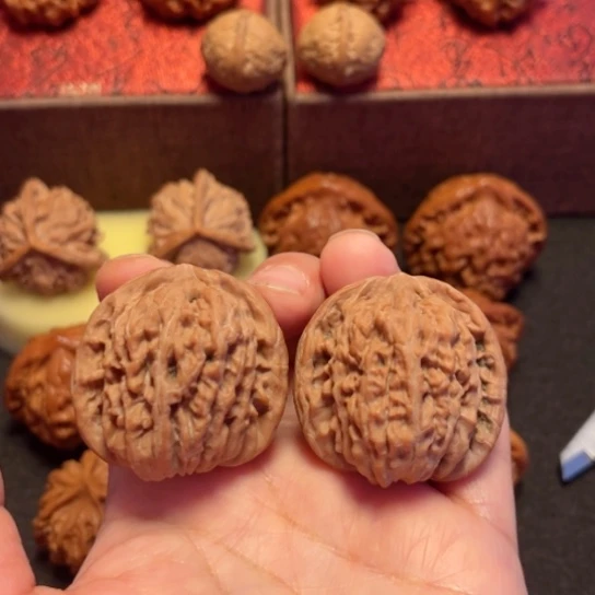 文玩核桃吊坠四座楼