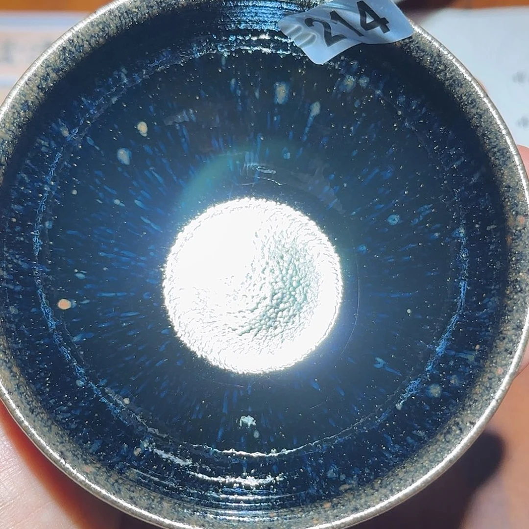 茶盏只有一天是真的开心快乐过