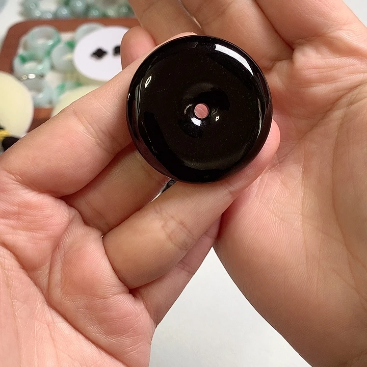 八***财翡翠未镶嵌颈饰翡翠