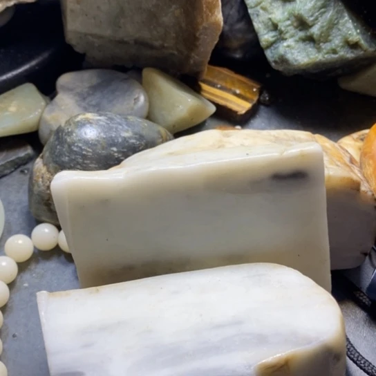 透闪石质玉未镶嵌珠宝半成品