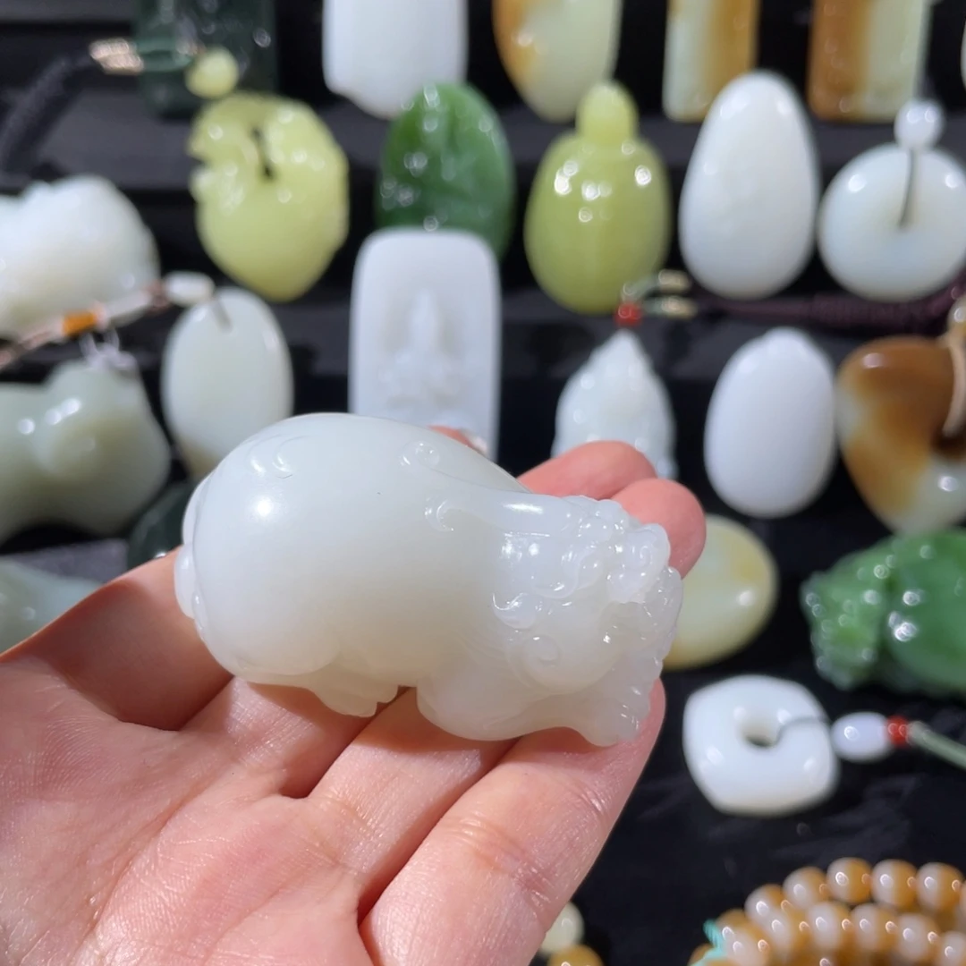 和田玉未镶嵌颈饰