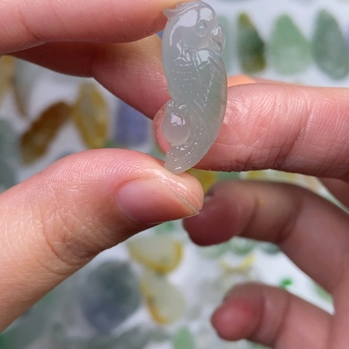 定制翡翠未镶嵌鹦鹉