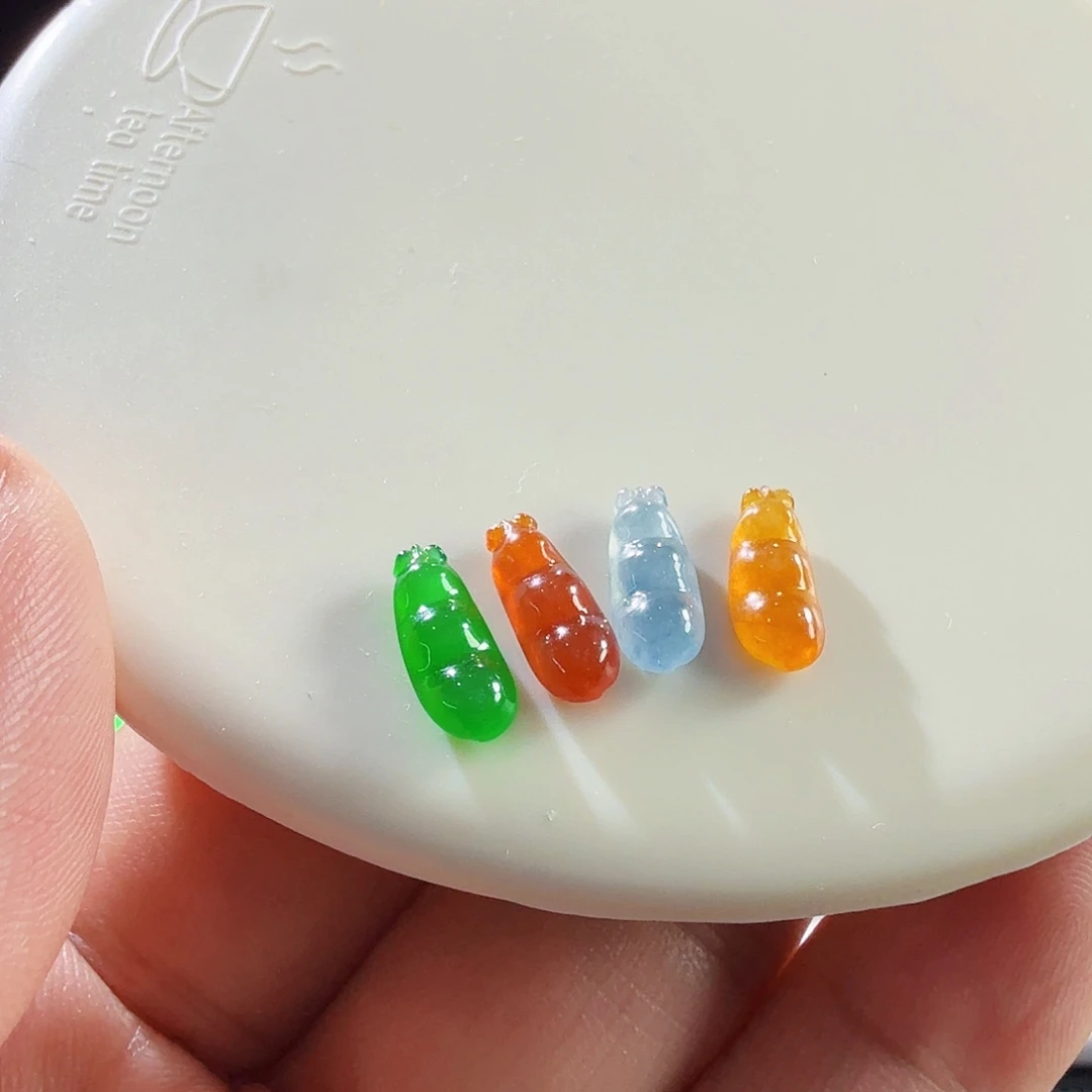 颈饰未镶嵌翡翠裸石