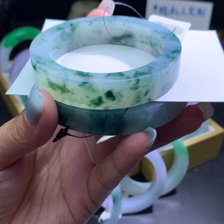 诺***诺未镶嵌翡翠手镯定制翡翠