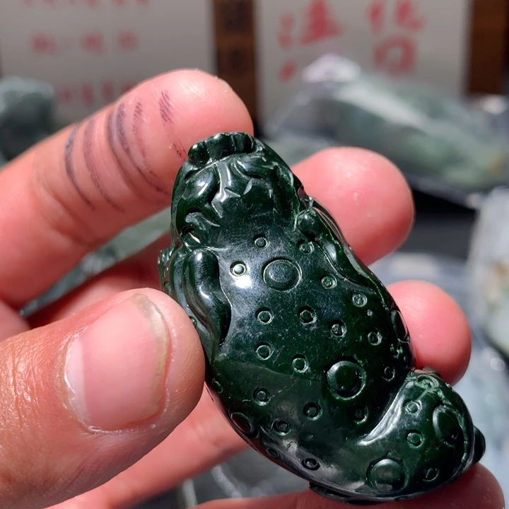 翡翠未镶嵌颈饰保真天然a货翡翠